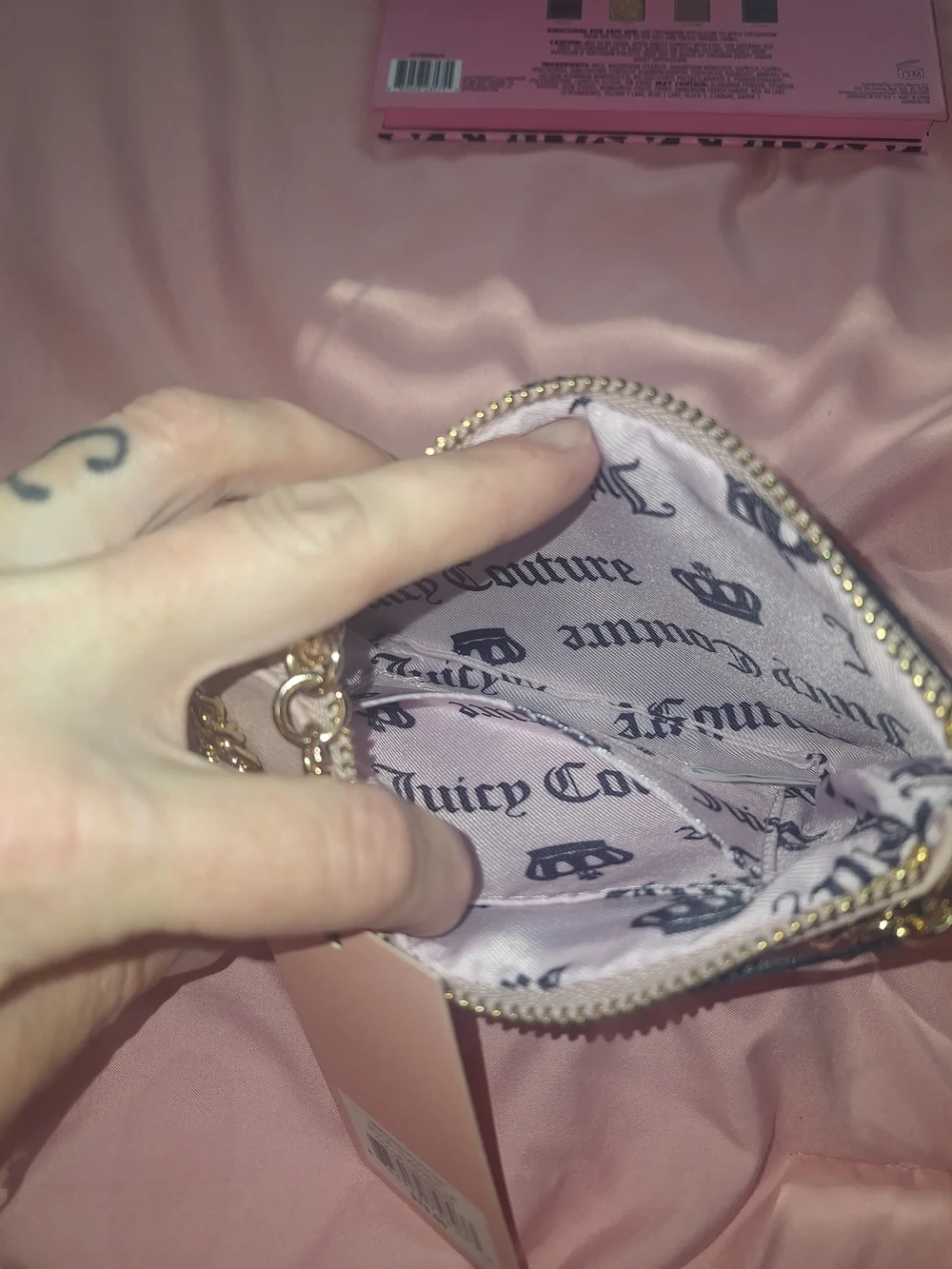Juicy Couture Black Velvet Wristlet with Chain Detail&eyeshadow Palette